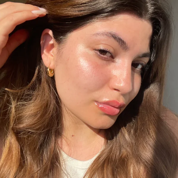 BLONDESISTER 2 IN 1 švytėjimo suteikianti makiažo bazė, 30 ml - Image 3